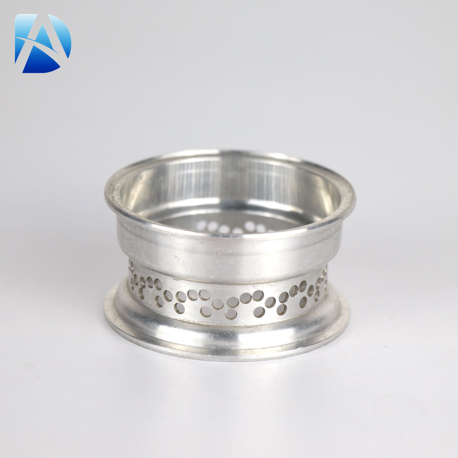 适用于 21mm X 13mm 车轴的高精度 0.005mm 小型铝轮毂 - 7075 铝合金汽车车轮零件的 CNC 车削